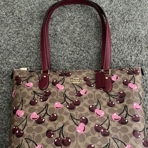 NWOT COACH Gallery Cherry Print Tote 2025 - Picture 6 of 6